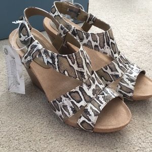 NWT Animal print wedges
